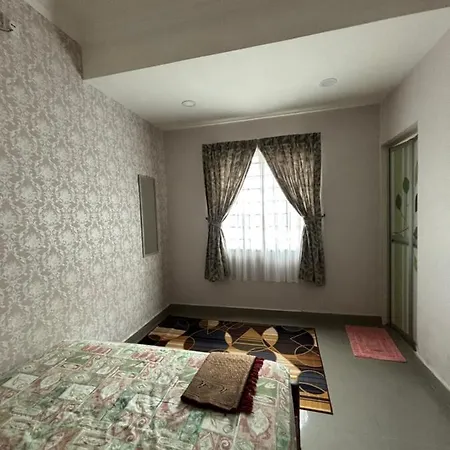 Embun Selasih Homestay Pasir Gudang Exterior photo