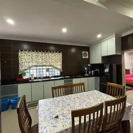 Embun Selasih Homestay Pasir Gudang Exterior photo
